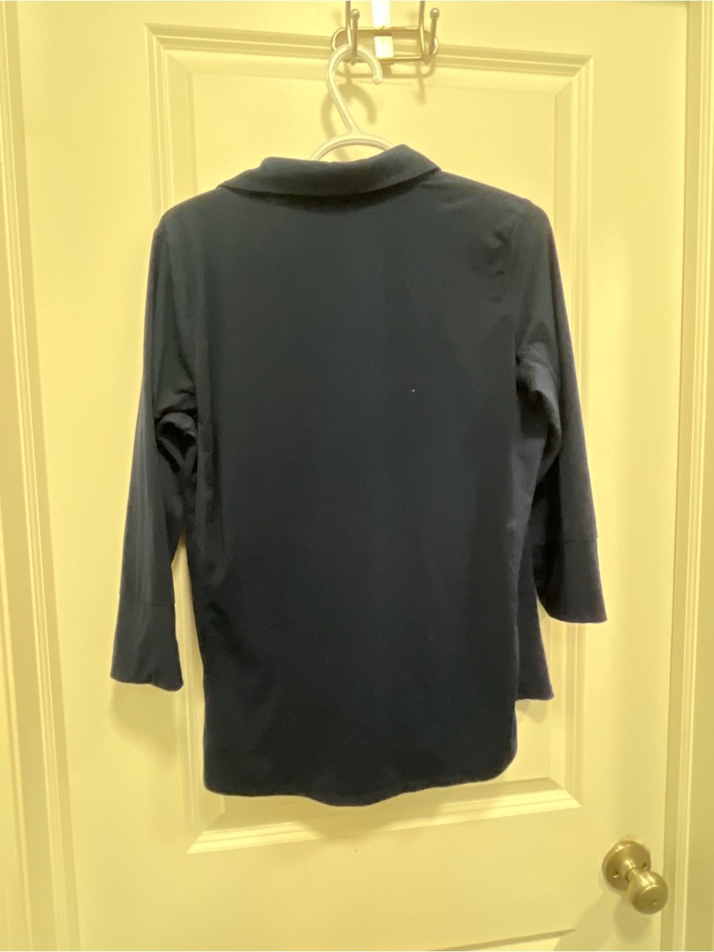 J McLaughlin Women's True Navy Button 3/4 Sleeve Blouse With Pockets Large - Picture 4 of 5